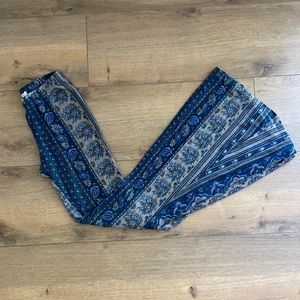 Novella royals Bells